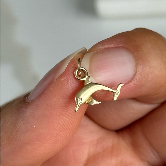 14k gold dolphin charm - Picture 1 of 5